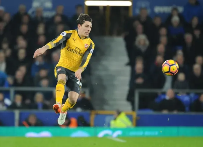 Framed Print : Hector Bellerin at Goodison Park: Everton vs Arsenal, Premier League 2016-17