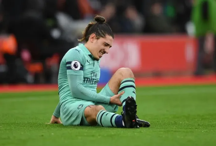 Framed Print : Hector Bellerin Injured: Southampton vs Arsenal, Premier League 2018-19