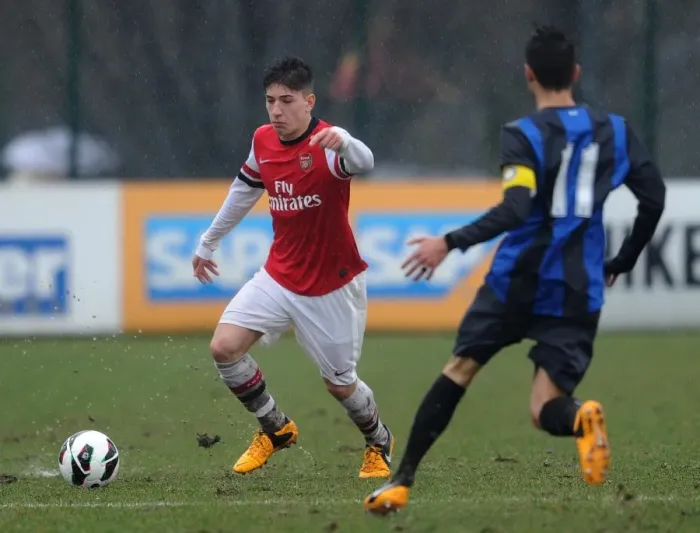 Framed Print : Hector Bellerin: Leading Arsenal to Victory in the NextGen Series against Inter Milan U19 Framed Print : Hector Bellerin: Leading Arsenal to Victory in the NextGen Series against Inter Milan U19