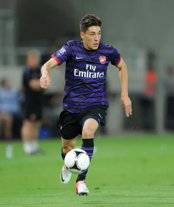 Framed Print : Hector Bellerin at Olympiacos: Arsenal Star's NextGen Debut in Athens, 2012