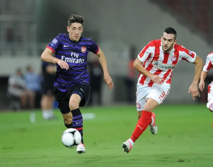 Framed Print : Hector Bellerin Outruns Charalampos Lykogiannis in NextGen Series Match Framed Print : Hector Bellerin Outruns Charalampos Lykogiannis in NextGen Series Match