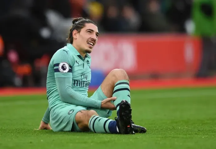 Framed Print : Hector Bellerin: Sidelined with Calf Injury in Southampton vs Arsenal, Premier League 2018-19 Framed Print : Hector Bellerin: Sidelined with Calf Injury in Southampton vs Arsenal, Premier League 2018-19