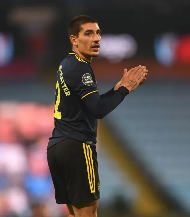 Framed Print : Hector Bellerin vs Manchester City: Arsenal Star Faces Off in Premier League Showdown