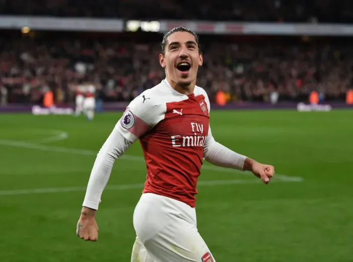 Framed Print : Hector Bellerin's Dramatic Late Goal: Arsenal's Victory Over Tottenham (2018-19)