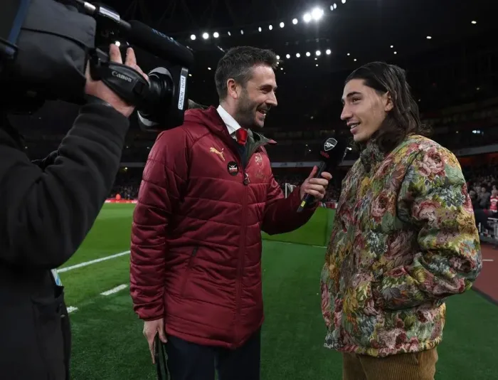 Framed Print : Hector Bellerin's Half-Time Thoughts: Arsenal vs Newcastle United, Premier League 2018-19