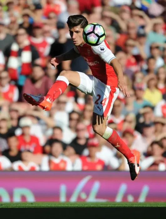 Framed Print : Hector Bellerin's Standout Performance: Arsenal vs Liverpool (2016-17) at Emirates Stadium