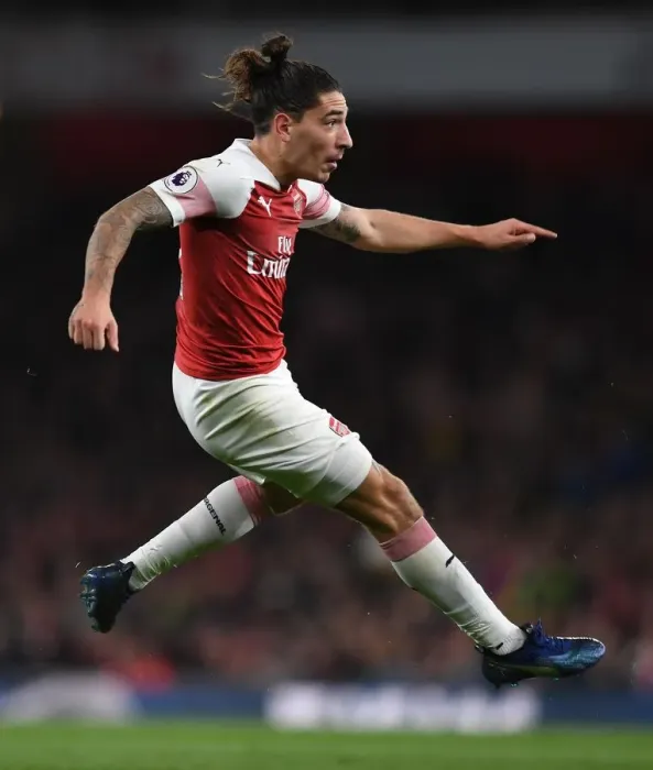Framed Print : Hector Bellerin's Star Performance: Arsenal's 3-1 Triumph Over Leicester City (October 2018, Emirates Stadium)