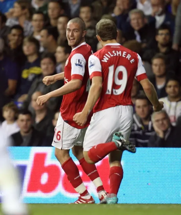 Framed Print : Henri Lansbury and Jack Wilshere: Arsenal's Unforgettable Goal Celebration vs. Tottenham in Carling Cup (1:4)