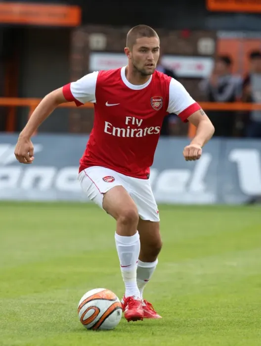 Framed Print : Henri Lansbury Shines in Arsenal's 4-0 Pre-Season Victory over Barnet Framed Print : Henri Lansbury Shines in Arsenal's 4-0 Pre-Season Victory over Barnet