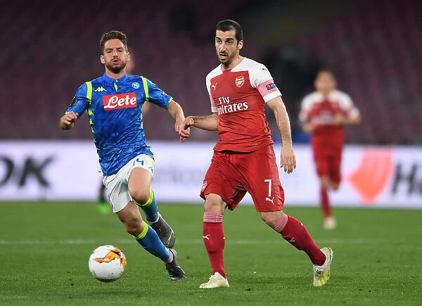 Henrikh Mkhitaryan in Action: Arsenal vs. Napoli - UEFA Europa League Quarterfinals, Naples, 2019