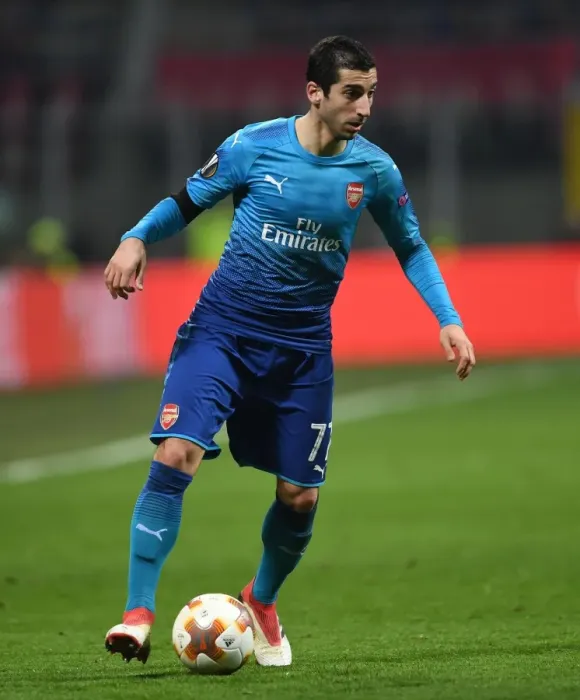 Framed Print : Henrikh Mkhitaryan in Action: Arsenal vs AC Milan, UEFA Europa League 2017-18 Round of 16 (First Leg)