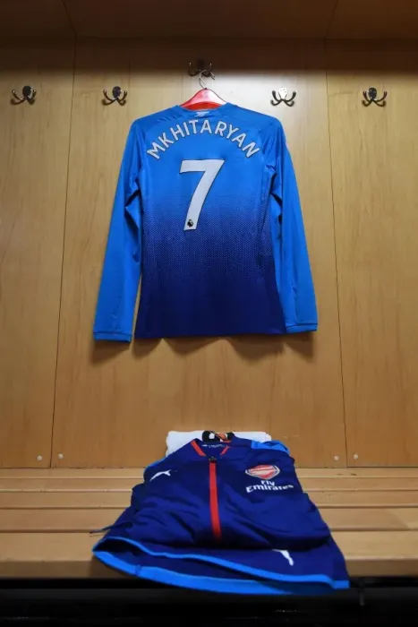 Framed Print : Henrikh Mkhitaryan: Gearing Up for Battle in the Arsenal Changing Room (Swansea City vs Arsenal, 2017-18)