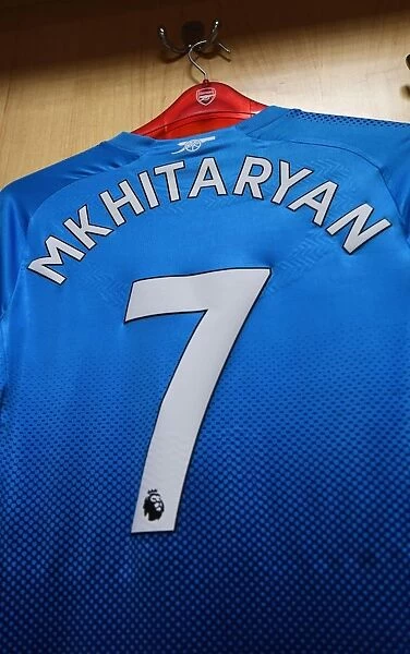 Henrikh Mkhitaryan: Gearing Up for Battle in Arsenal's Changing Room (Swansea City vs Arsenal 2017-18)