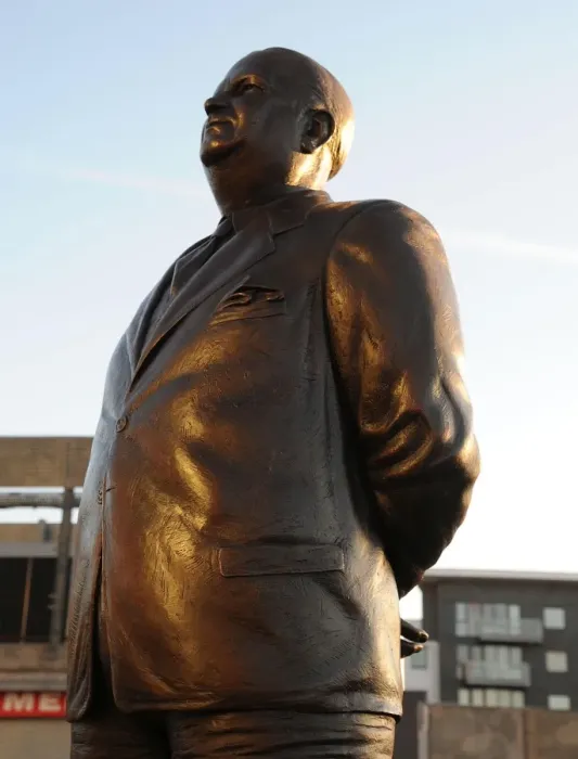 Framed Print : Herbert Chapman's Statue at Emirages Stadium: Arsenal vs Everton, Premier League (2011-12)