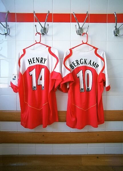 The Home Team Changingroom. Arsenal Stadium, Highbury, London, 9 / 9 / 04