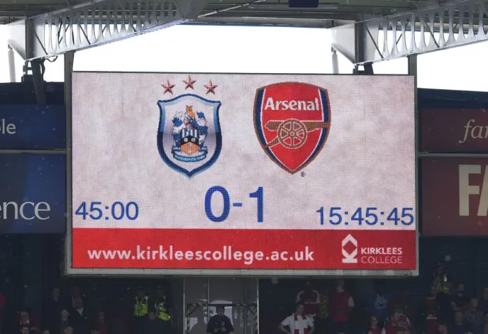 Framed Print : Huddersfield Town vs. Arsenal: Scoreboard Highlights Premier League 2017-18