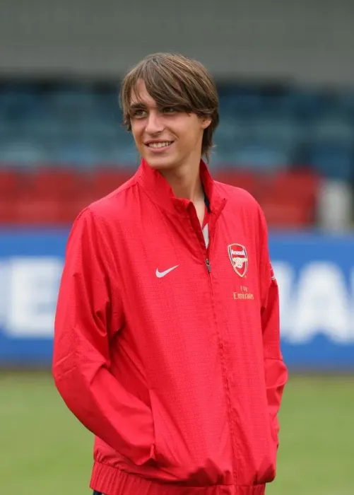 Framed Print : Ignasi Miquel (Arsenal). Maidenhead 1: 7 Arsenal. Pre Season Friendly. York Road
