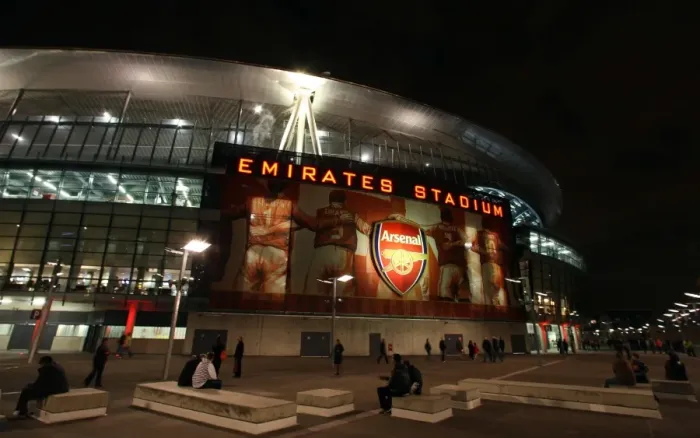 Framed Print : Intense Atmosphere at Emirates Stadium: Arsenal vs Liverpool, Carling Cup 4th Round (28 / 10 / 09) - 2:1 Victory Framed Print : Intense Atmosphere at Emirates Stadium: Arsenal vs Liverpool, Carling Cup 4th Round (28 / 10 / 09) - 2:1 Victory