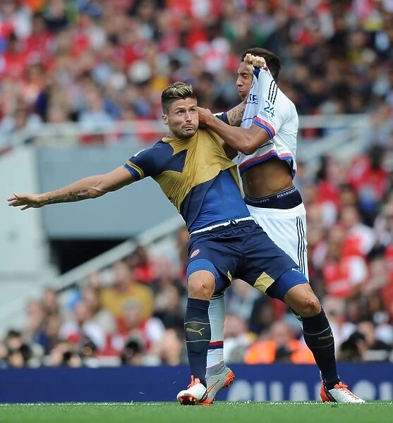 Intense Battle: Arsenal vs. Olympique Lyonnais at the Emirates Cup