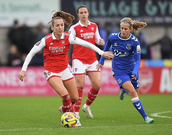 Intense Battle: Arsenal Women vs Everton Women in FA Women's Super League (December 2022)
