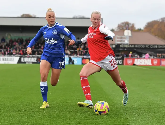 Framed Print : Intense Battle: Arsenal Women vs Everton Women in FA Women's Super League