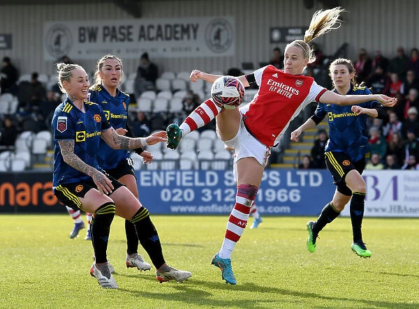Intense Battle: Beth Mead Fights for Control in Arsenal Women vs Manchester United Women FA WSL Match