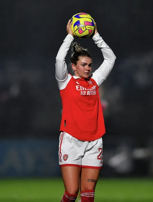 Framed Print : Intense Battle: Laura Wienroith's Showdown - Arsenal Women vs Liverpool Women in FA Women's Super League (2022-23)