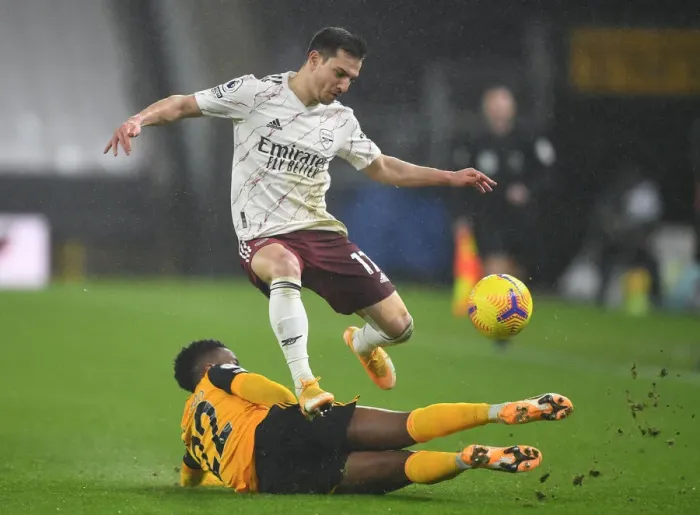 Framed Print : Intense Battle: Wolverhampton Wanderers vs. Arsenal at Molineux, February 2021 - Cedric Soares vs. Nelson Semedo