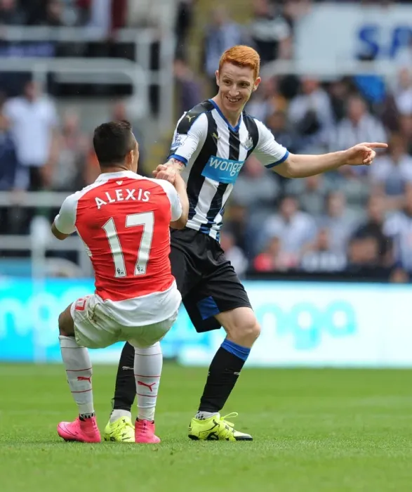 Framed Print : Intense Clash: Alexis Sanchez vs. Jack Colback at Newcastle United (2015-16) Framed Print : Intense Clash: Alexis Sanchez vs. Jack Colback at Newcastle United (2015-16)