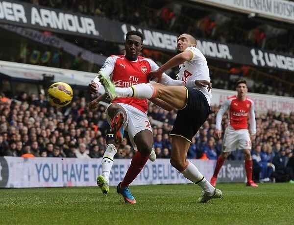 Intense Clash: Welbeck vs. Bentaleb - Tottenham vs. Arsenal, Premier League 2014-15