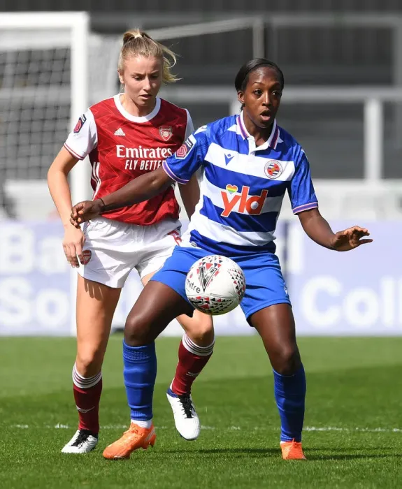 Framed Print : Intense FA WSL Showdown: Leah Williamson Chases Down Danielle Carter for Arsenal Women Against Reading Women Framed Print : Intense FA WSL Showdown: Leah Williamson Chases Down Danielle Carter for Arsenal Women Against Reading Women