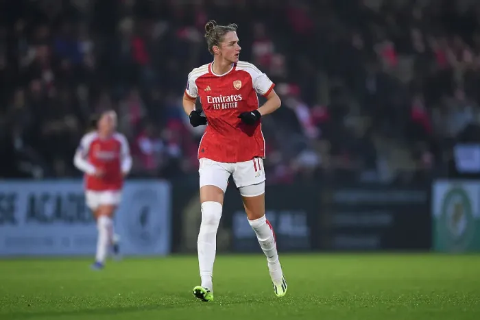 Framed Print : Intense Focus: Vivianne Miedema at Arsenal's Barclays Women's Super League Match vs. West Ham (2023-24)