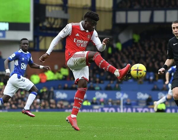 Intense Moment: Bukayo Saka in Action - Arsenal vs. Everton, Premier League 2022-23