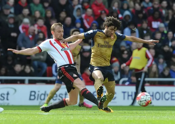 Framed Print : Intense Rivalry: Elneny vs Cattermole Clash in Sunderland vs Arsenal Premier League Showdown