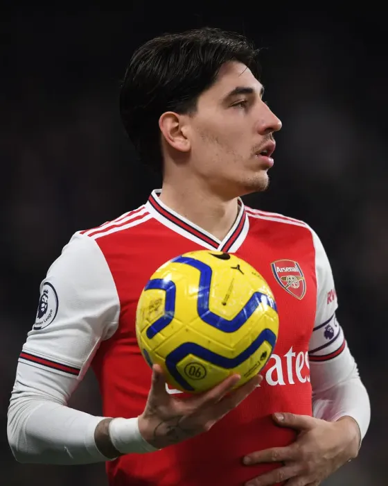 Framed Print : Intense Rivalry: Hector Bellerin vs. Chelsea in Premier League Showdown Framed Print : Intense Rivalry: Hector Bellerin vs. Chelsea in Premier League Showdown