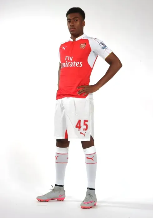 Framed Print : Introducing Alex Iwobi: Arsenal's Rising Star (2015-16) Framed Print : Introducing Alex Iwobi: Arsenal's Rising Star (2015-16)