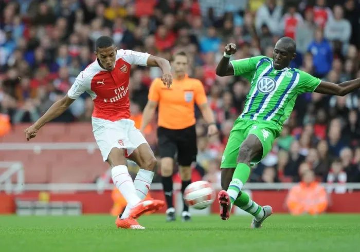Framed Print : Isaac Hayden Faces Pressure: Arsenal vs. VfL Wolfsburg at Emirates Cup 2015 / 16 Framed Print : Isaac Hayden Faces Pressure: Arsenal vs. VfL Wolfsburg at Emirates Cup 2015 / 16
