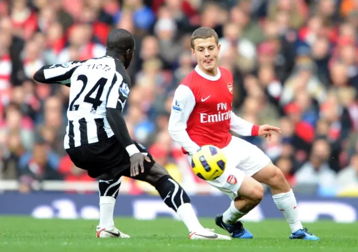 Framed Print : Jack Wilshere (Arsenal) Cheil Tiote (Newcastle). Arsenal 0: 1 Newcastle United