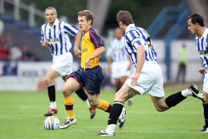 Framed Print : Jack Wilshere (Arsenal) Chris Lucketti (Huddersfield)