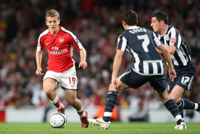 Framed Print : Jack Wilshere (Arsenal) Graham Dorrans and Robert Koren (WBA)