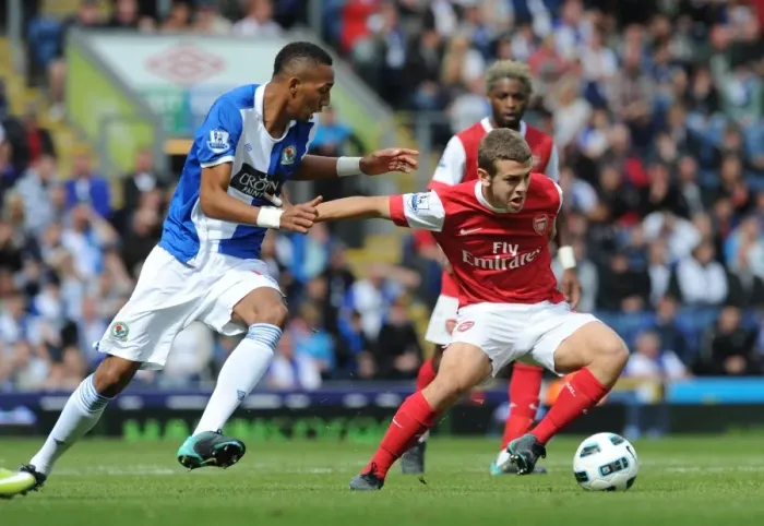 Framed Print : Jack Wilshere (Arsenal) Steven Nzonzi (Blackburn). Blackburn Rovers 1: 2 Arsenal Framed Print : Jack Wilshere (Arsenal) Steven Nzonzi (Blackburn). Blackburn Rovers 1: 2 Arsenal