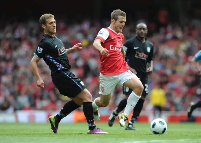 Framed Print : Jack Wilshere (Arsenal) Stiliyan Petrov (Villa). Arsenal 1: 2 Aston Villa Framed Print : Jack Wilshere (Arsenal) Stiliyan Petrov (Villa). Arsenal 1: 2 Aston Villa