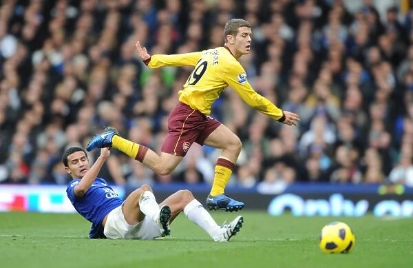 Jack Wilshere (Arsenal) Tim Cahill (Everton). Everton 1: 2 Arsenal, Barclays Premier League