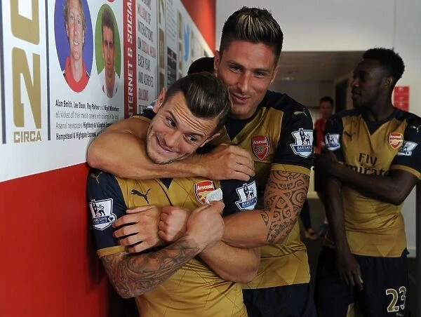 Jack Wilshere and Olivier Giroud (Arsenal). Arsenal 1st Team Photcall and Training