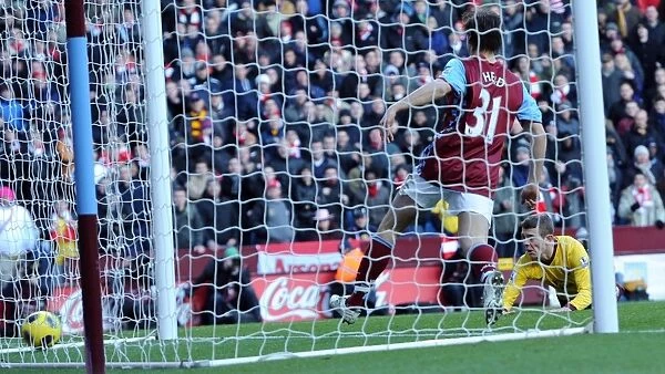 Jack Wilshere scores Arsenals 4th goal. Aston Villa 2: 4 Arsenal. Barclays Premier League