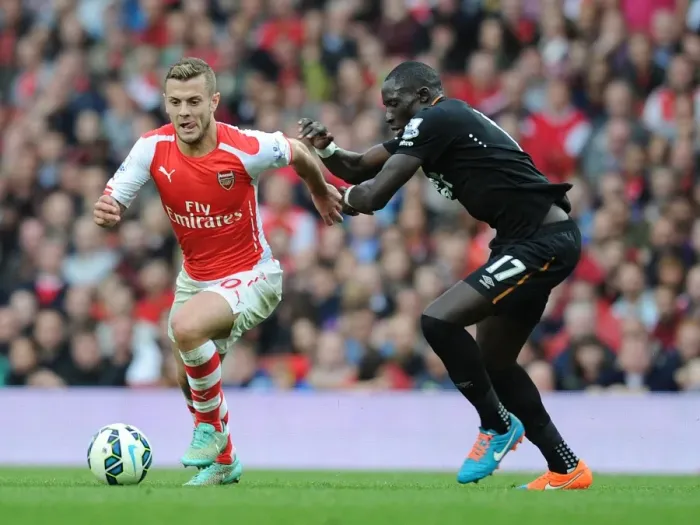 Framed Print : Jack Wilshere vs. Mohamed Diame: Battle in Midfield - Arsenal v Hull City, 2014-15
