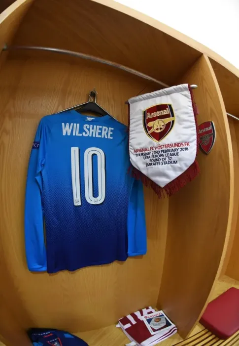 Framed Print : Jack Wilshere's Arsenal Shirt and Match Pennant (Arsenal v Östersunds FK, 2017-18)