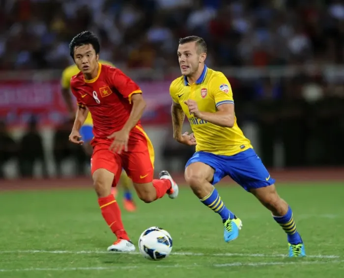 Framed Print : Jack Wilshere's Skill on Full Display: Vietnam vs Arsenal, 2013