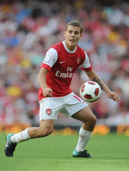 Framed Print : Jack Wilshere's Standout Performance: Arsenal vs AC Milan, Emirates Cup 2010 - A Thrilling 1-1 Draw