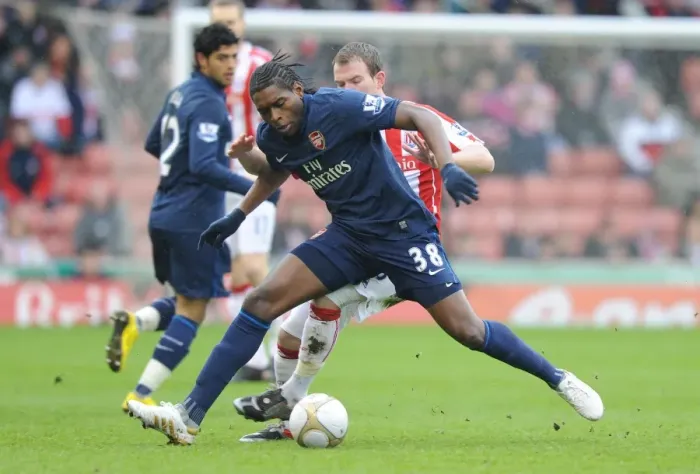 Framed Print : Jay Emmanuel Thomas (Arsenal) Glenn Whelan (Stoke). Stoke City 3: 1 Arsenal Framed Print : Jay Emmanuel Thomas (Arsenal) Glenn Whelan (Stoke). Stoke City 3: 1 Arsenal